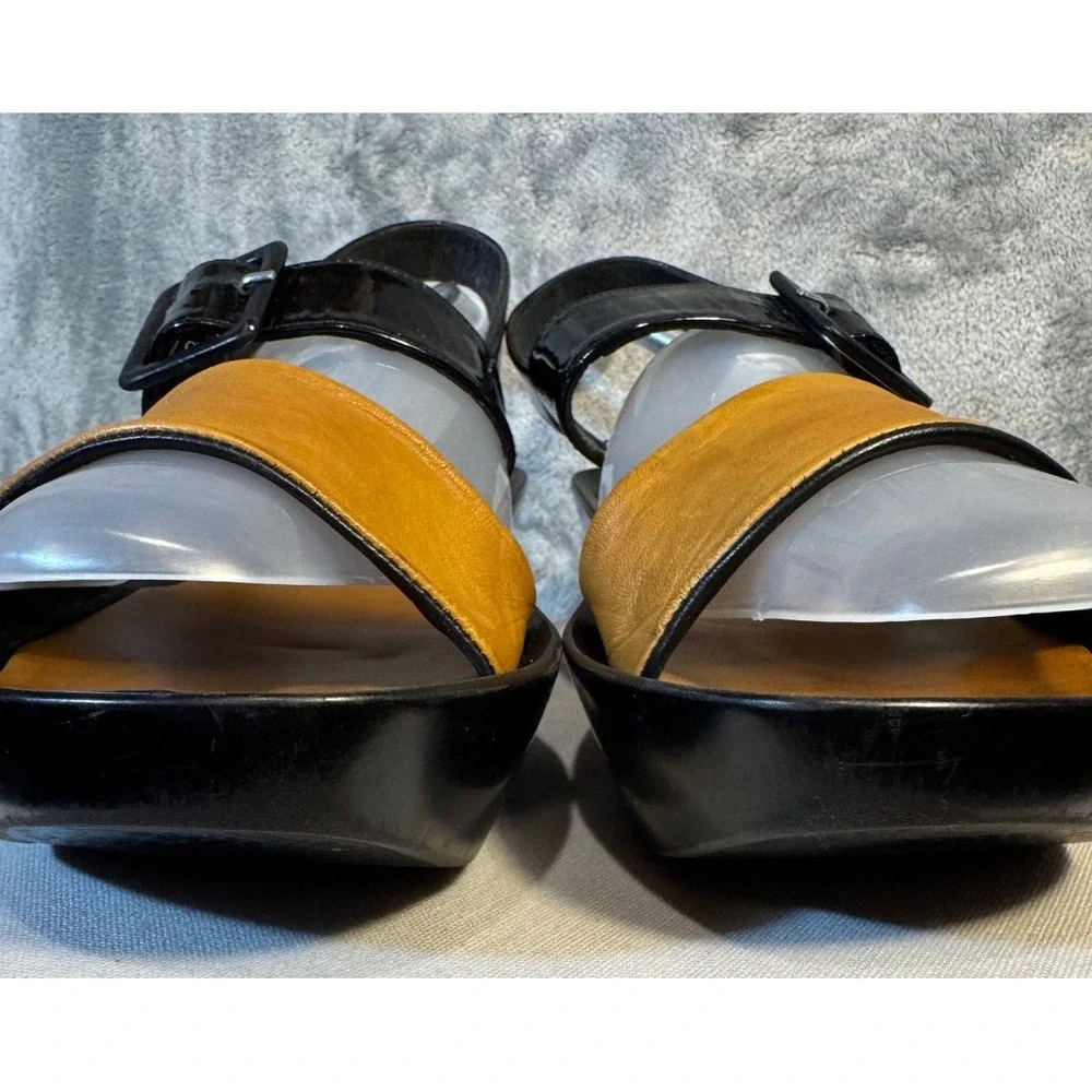 Robert Clergerie tan Black patent Leather color block Sz 9 slingback Sandals
